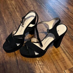 Chinese Laundry Black Strappy Heels